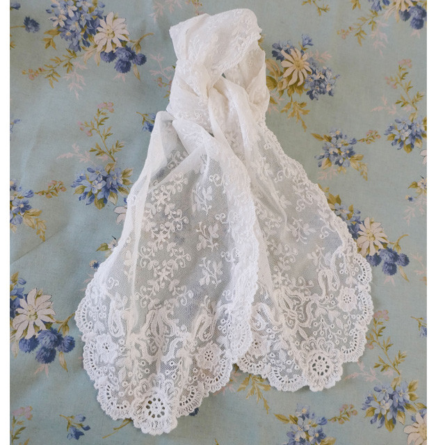 ビンテージ　チュールレースのボウタイ B