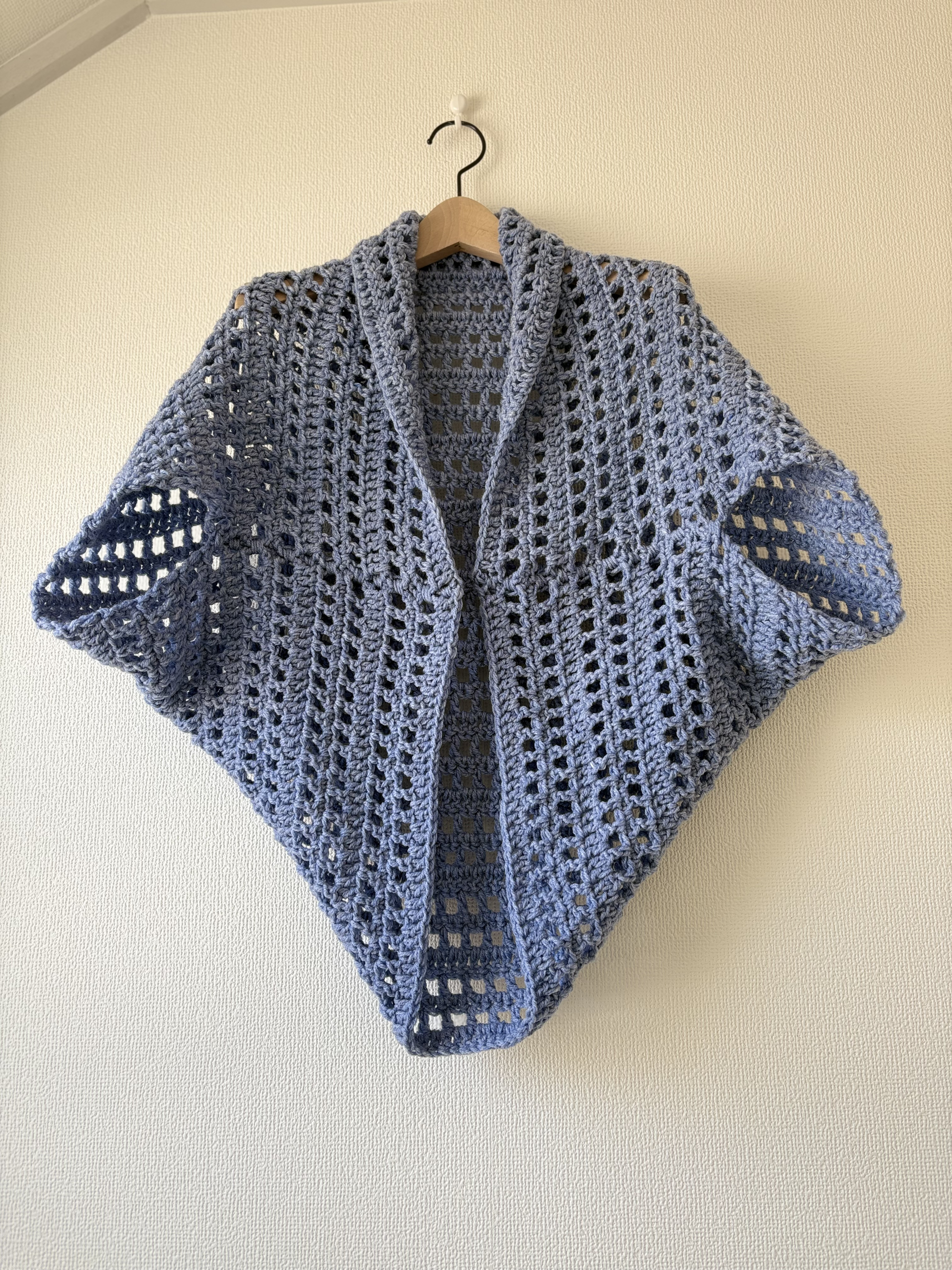 ‪☆handmade‪☆手編み 大判青色袖着きショールニット