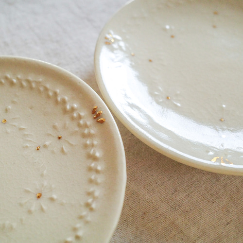 Hana no wa- 花模様のいっちん豆皿｜きなり色｜金彩｜手作り陶器｜お