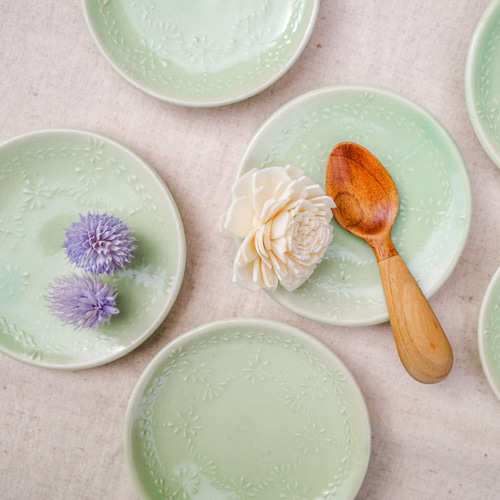 【モモ】未使用♪陶あん アンシンメトリーが可愛い花柄のお皿 2個セット s1527 未使用品 You&Me 花柄 陶器 楕円皿 5枚セット萬宝窯