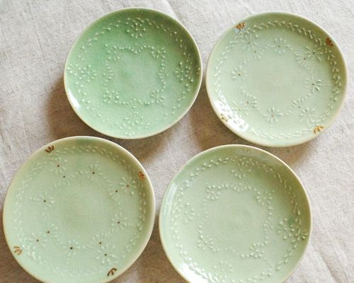 Hana no wa- 花模様のいっちん豆皿｜浅緑色｜うすい緑色｜手作り陶器