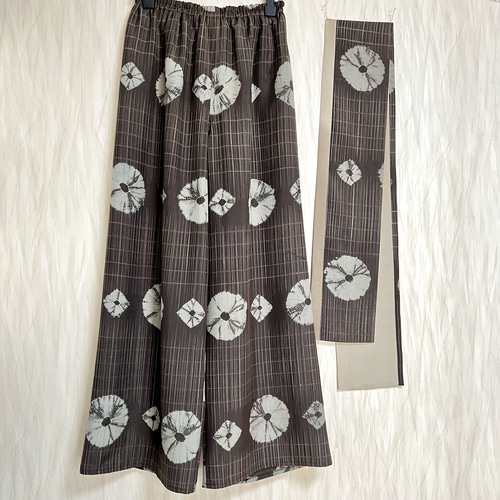 着物もんぺパンツ【絞】 正絹 しぼり ハンドメイド ぷっくりパンツ Amazon | 万字紋 もんぺパンツ 輪繋ぎ 工字繋ぎ 現代和装 家紋