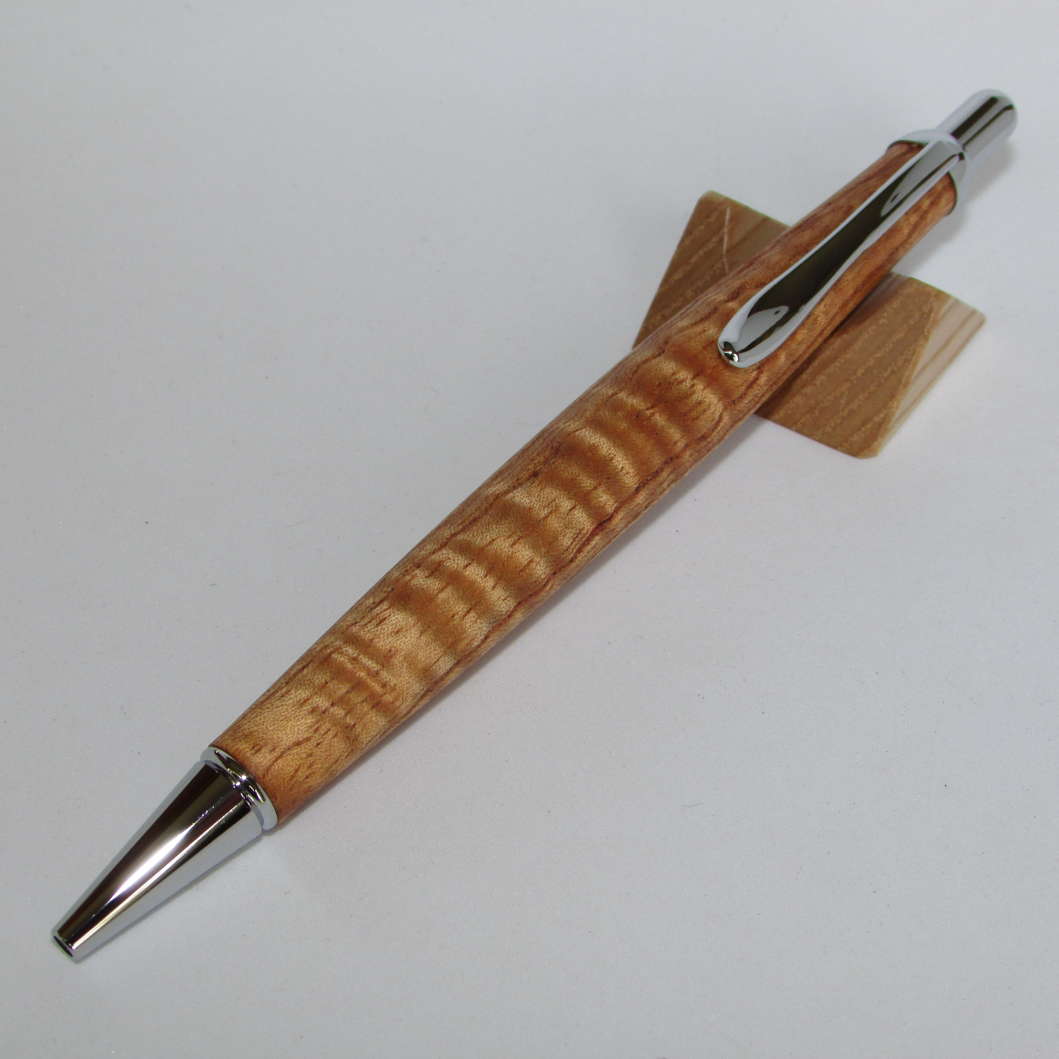 木軸ボールペン　栴檀(センダン)流木　[木 GLOW PEN]