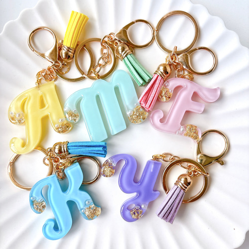 アルファベット イニシャル キーホルダー K レジン ハンドメイド