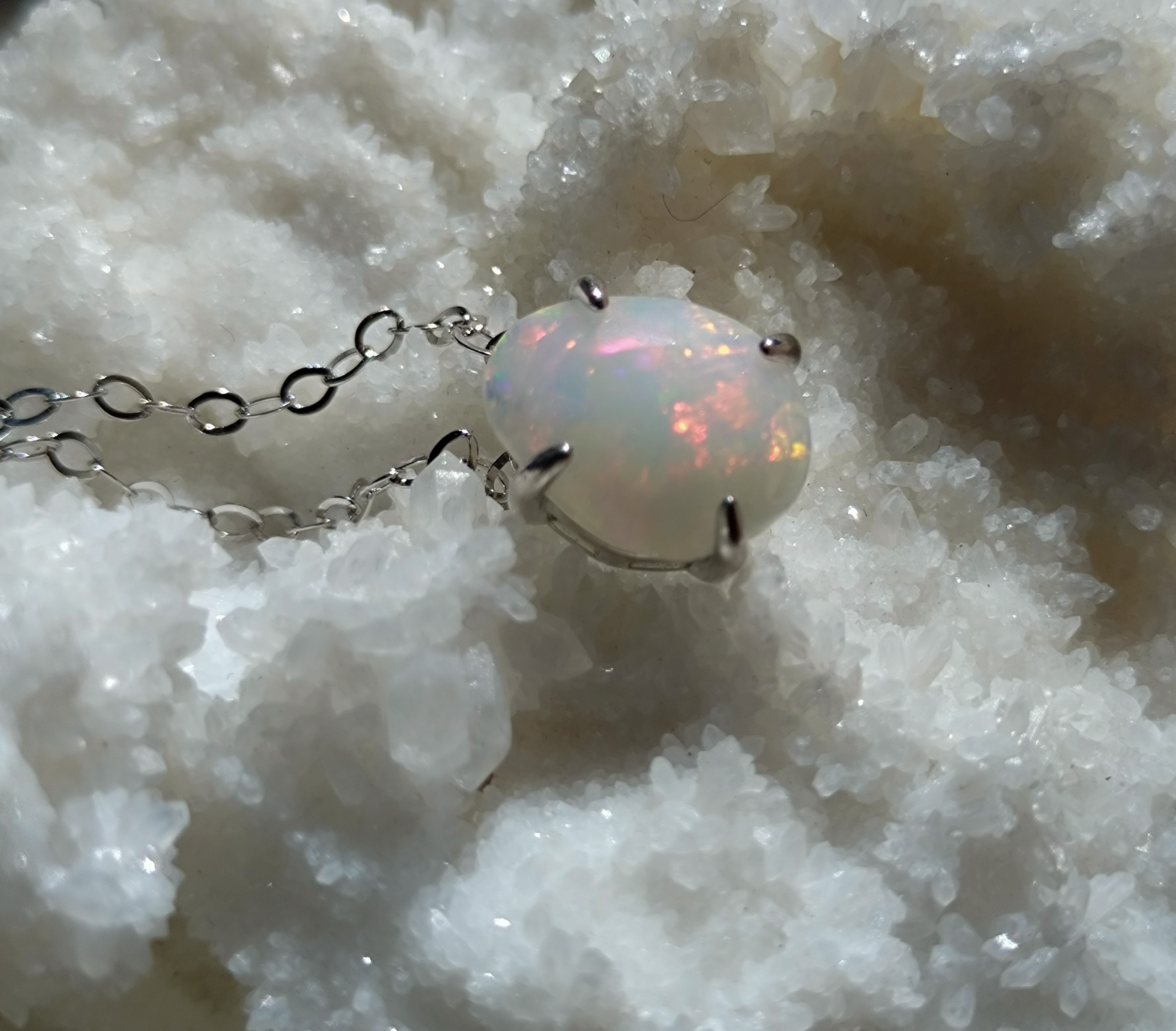 天然オパール1粒ネックレス　エチオピアンオパール　シルバー製ネックレス　10ｘ12ｍｍ　◇　Natural