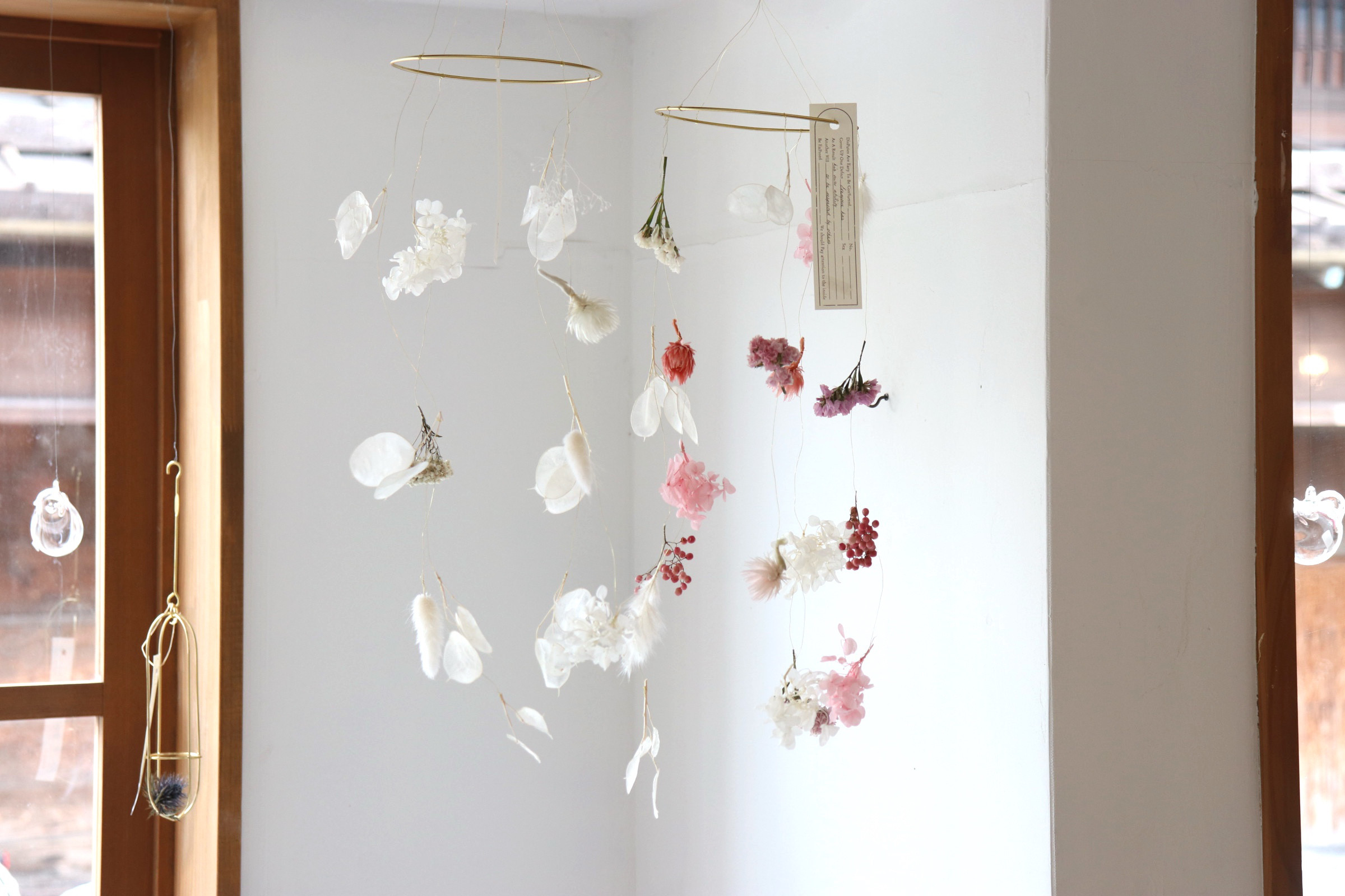 フラワーモビール　プリザーブド　ドライフラワー　夏の誕生花2025