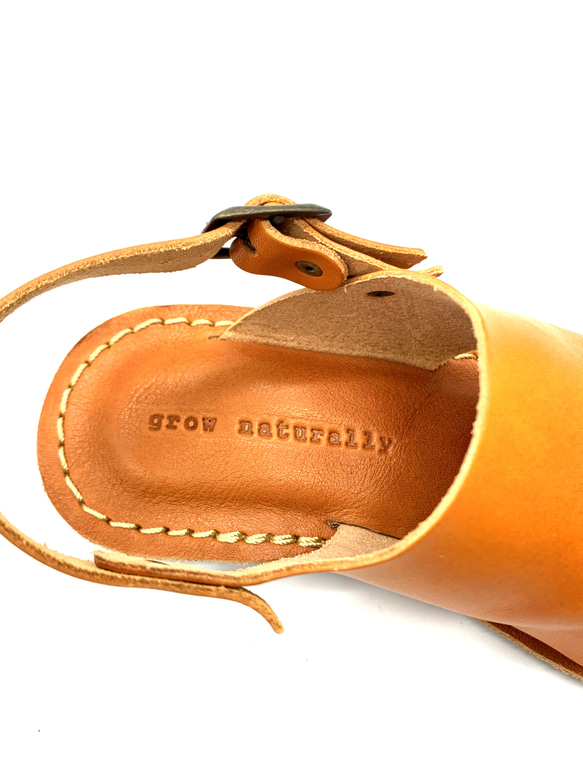 【grow naturally】ハンドメイド栃木レザーサンダル　キャメル 5枚目の画像