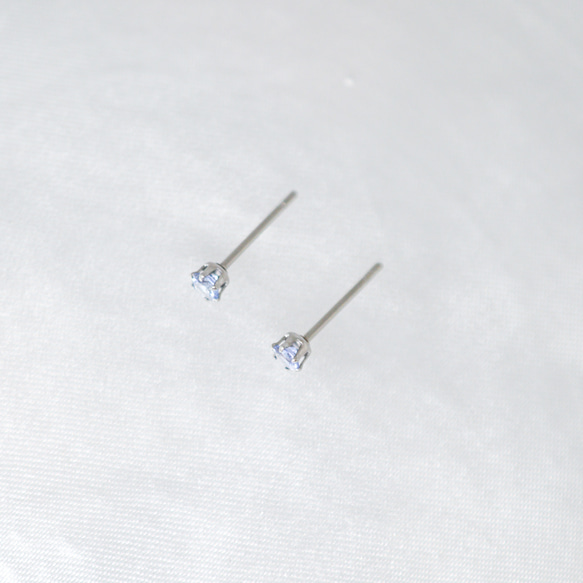 【小さなブルーサファイアの一粒スタッドピアス】青 / 3mm / 天然石 / つけっぱなしok 3枚目の画像