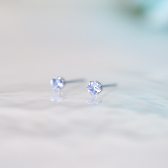【小さなブルーサファイアの一粒スタッドピアス】青 / 3mm / 天然石 / つけっぱなしok 2枚目の画像
