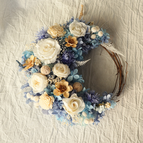 ❃ブルーからホワイトへの三日月リース〜 ブルーからホワイトへの