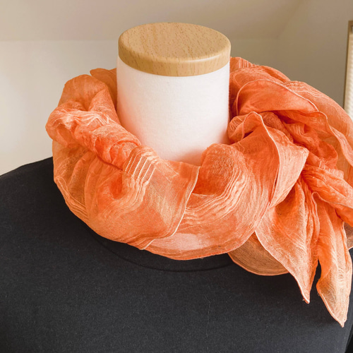 オレンジ色・透けるシルクのフリフリストール ストール yuifu