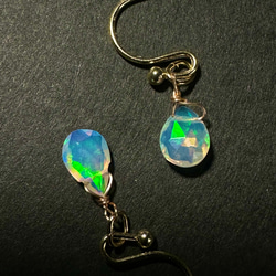 遊色しっかり　オパール　小粒カットあり雫　14kgf ピアス　イヤリング変更可能 8枚目の画像