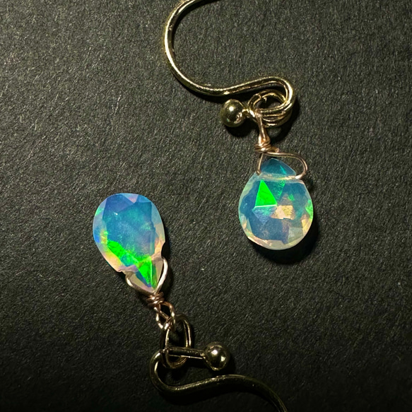 遊色しっかり　オパール　小粒カットあり雫　14kgf ピアス　イヤリング変更可能 8枚目の画像