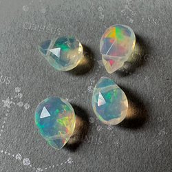 遊色しっかり　オパール　小粒カットあり雫　14kgf ピアス　イヤリング変更可能 4枚目の画像