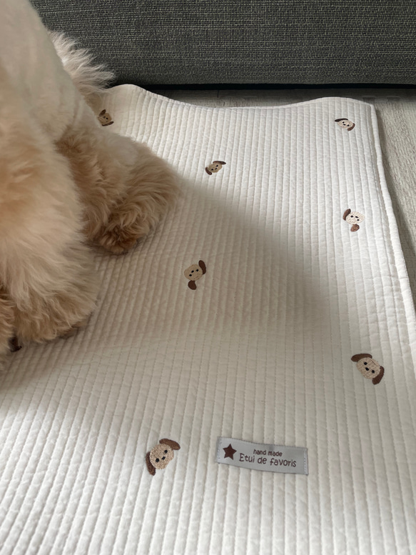 ヌビキルティングカフェマット♡ワンコ刺繍　全2色 5枚目の画像