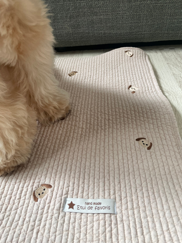 ヌビキルティングカフェマット♡ワンコ刺繍　全2色 6枚目の画像