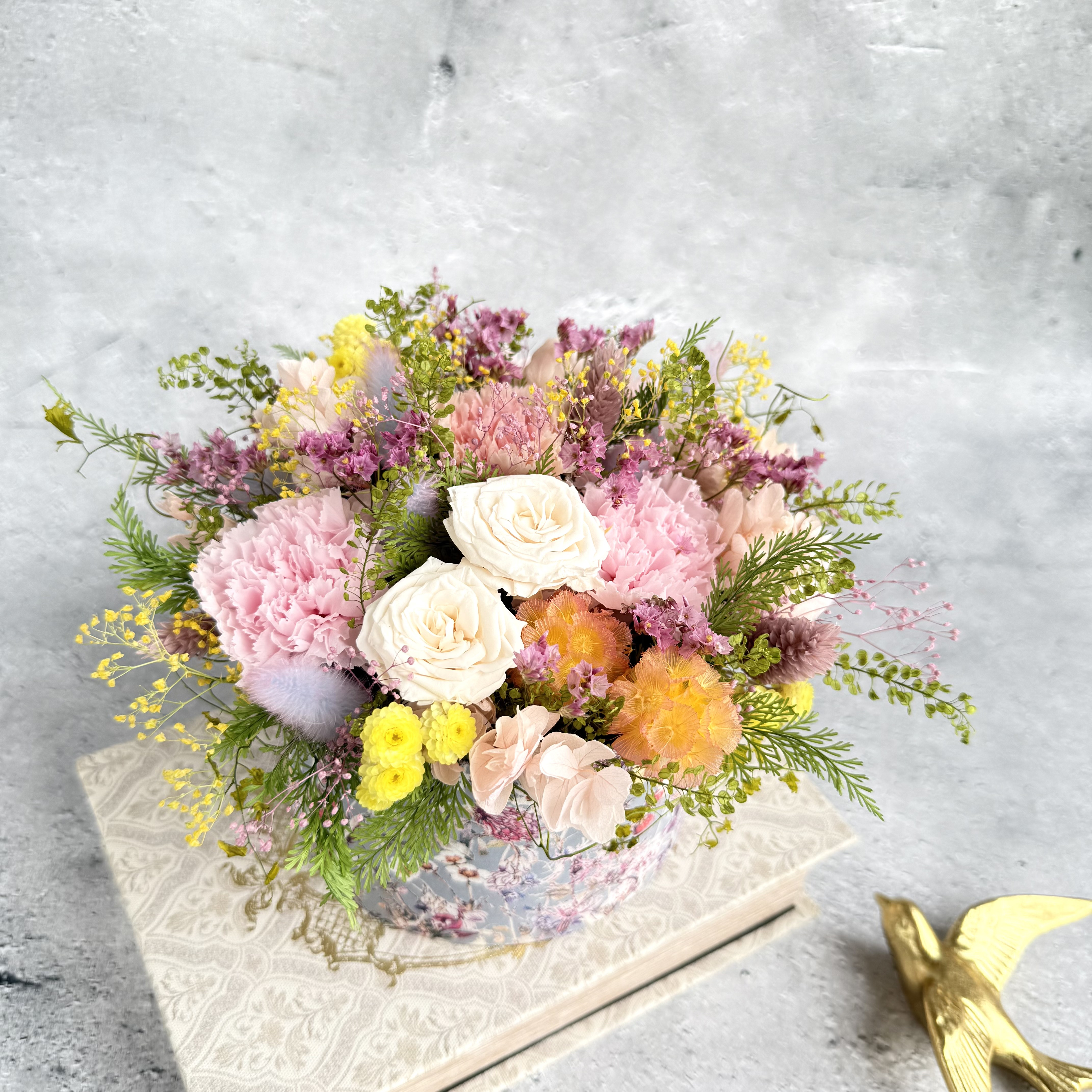 【母の日ギフト】リバティボックスフラワー ローズとカーネーション、小花のガーデンフラワー