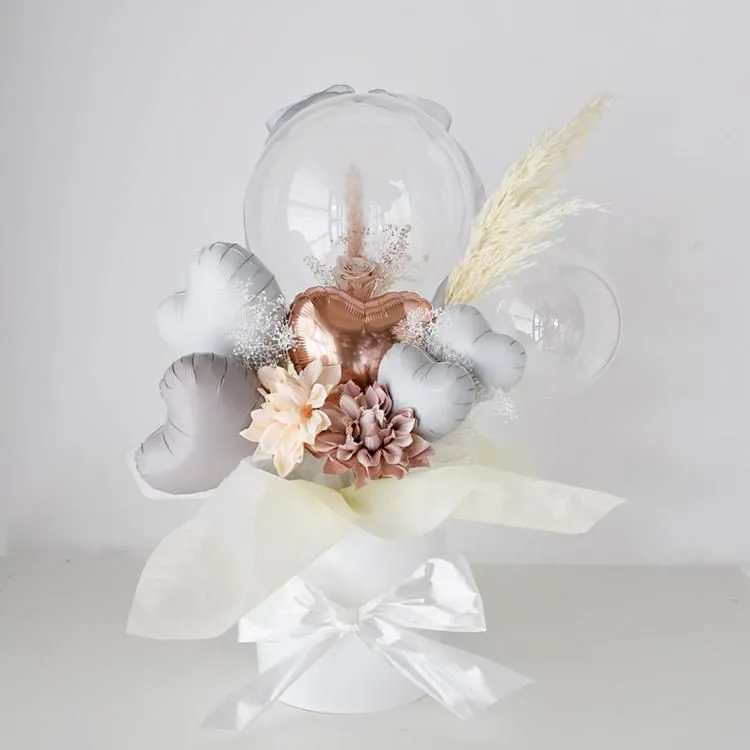 ウェディング・周年・お祝い自立型(置き型)◆プリザーブド ローズ＆フェザーバルーン＆ハート ブーケ H65cm