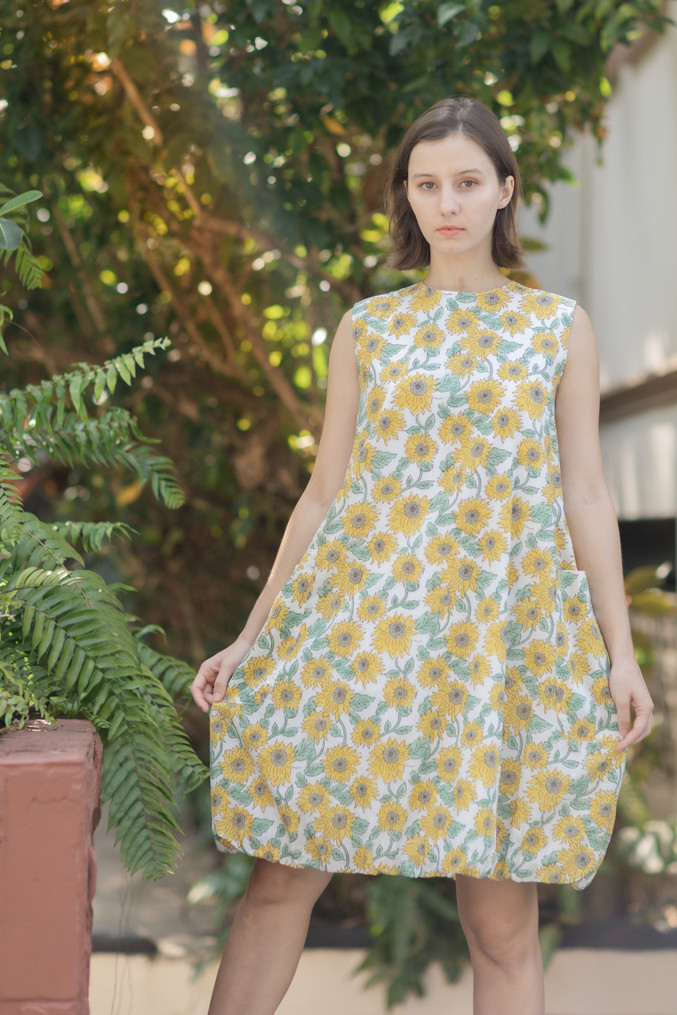 バックレースバルーンワンピース（オリジナルブロックプリント）