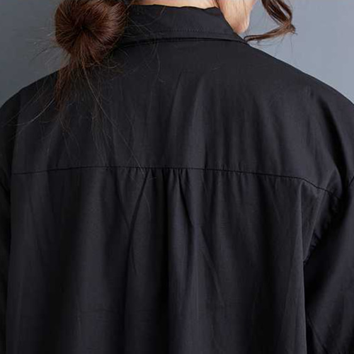 ゆったり半袖シャツワンピース . すそひだフリル . 夏の黒ワンピース