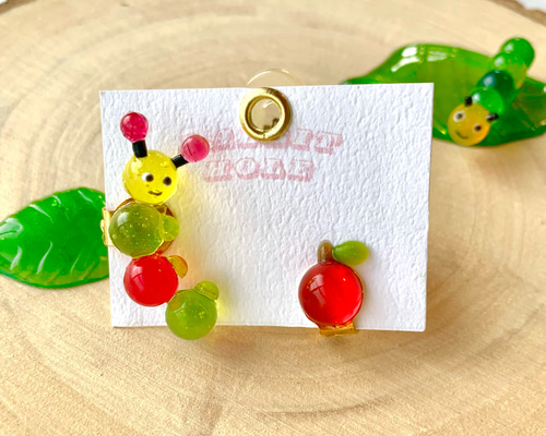 ♡ 空もようさま ♡ 2wayクリップイヤリング 2wayイモムシとリンゴの耳飾り＊イヤーカフクリップ＊ピアス