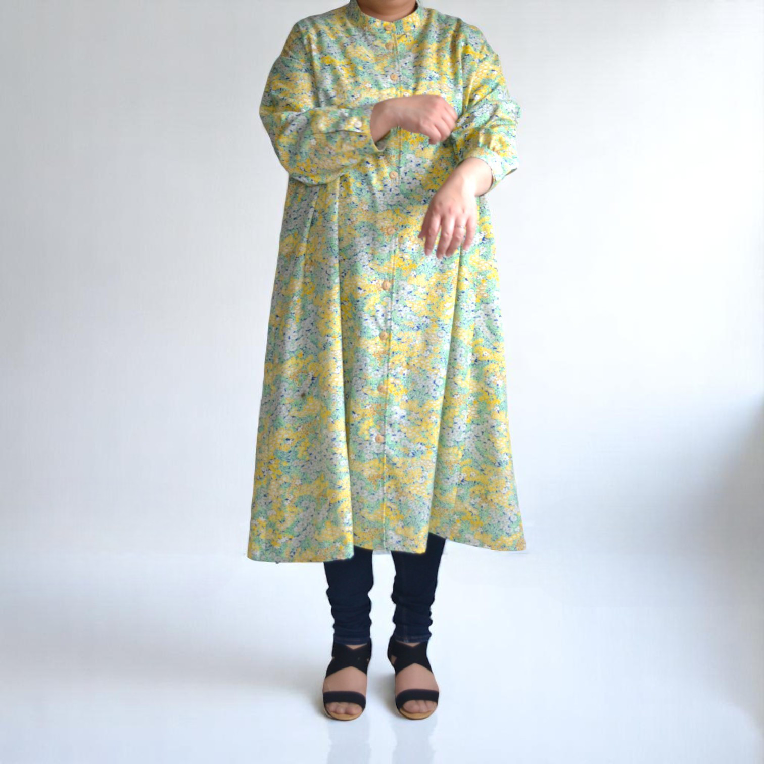 XL,反物から,一点物,ウールで仕立てたロングシャツ,着物リメイク, ワンピース ,草花模様,前開き羽織 ,Aライン