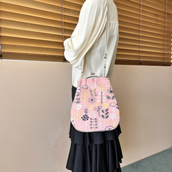 creema限定　minaのhamahahe、ピンクの刺繍、携帯ポーチ、１点もの 6枚目の画像