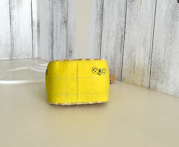 creema限定　ミナペルホネンのcyoucyo、刺繍の蝶、携帯ポーチ、１点もの 4枚目の画像