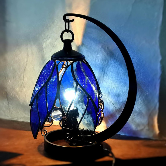 青い天使のハンギングランプ 吊り下げ ステンドグラス 照明 ギフト 1枚目の画像