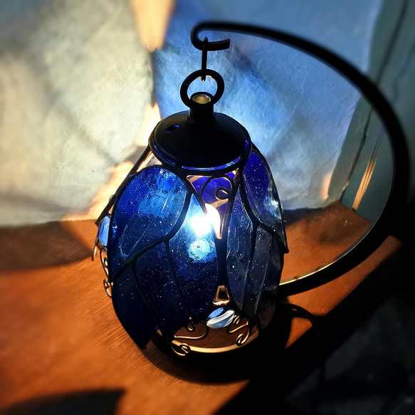 青い天使のハンギングランプ 吊り下げ ステンドグラス 照明 ギフト 4枚目の画像