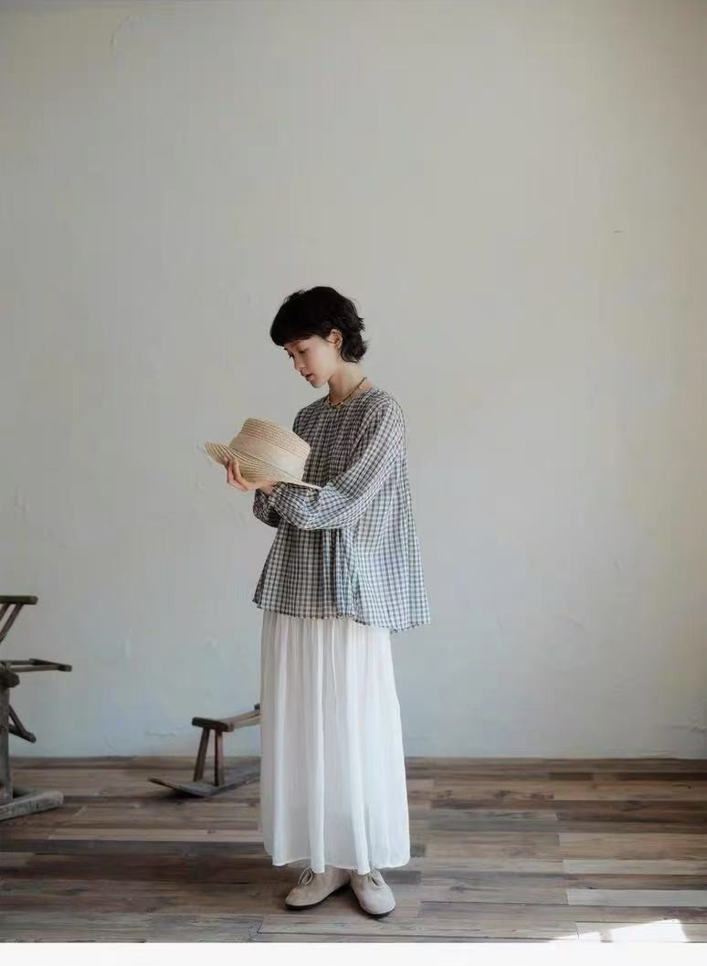 チェック柄ブラウス　長袖ブラウス　ピンタック入りトップス