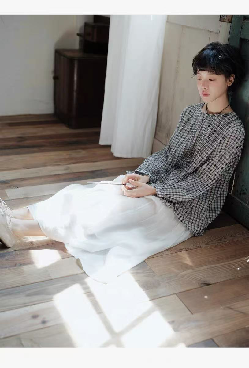 チェック柄ブラウス　長袖ブラウス　ピンタック入りトップス