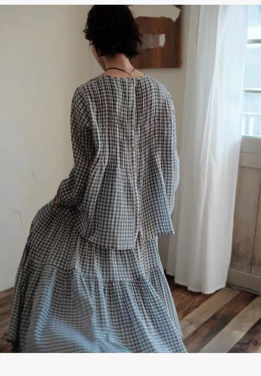 チェック柄ブラウス　長袖ブラウス　ピンタック入りトップス