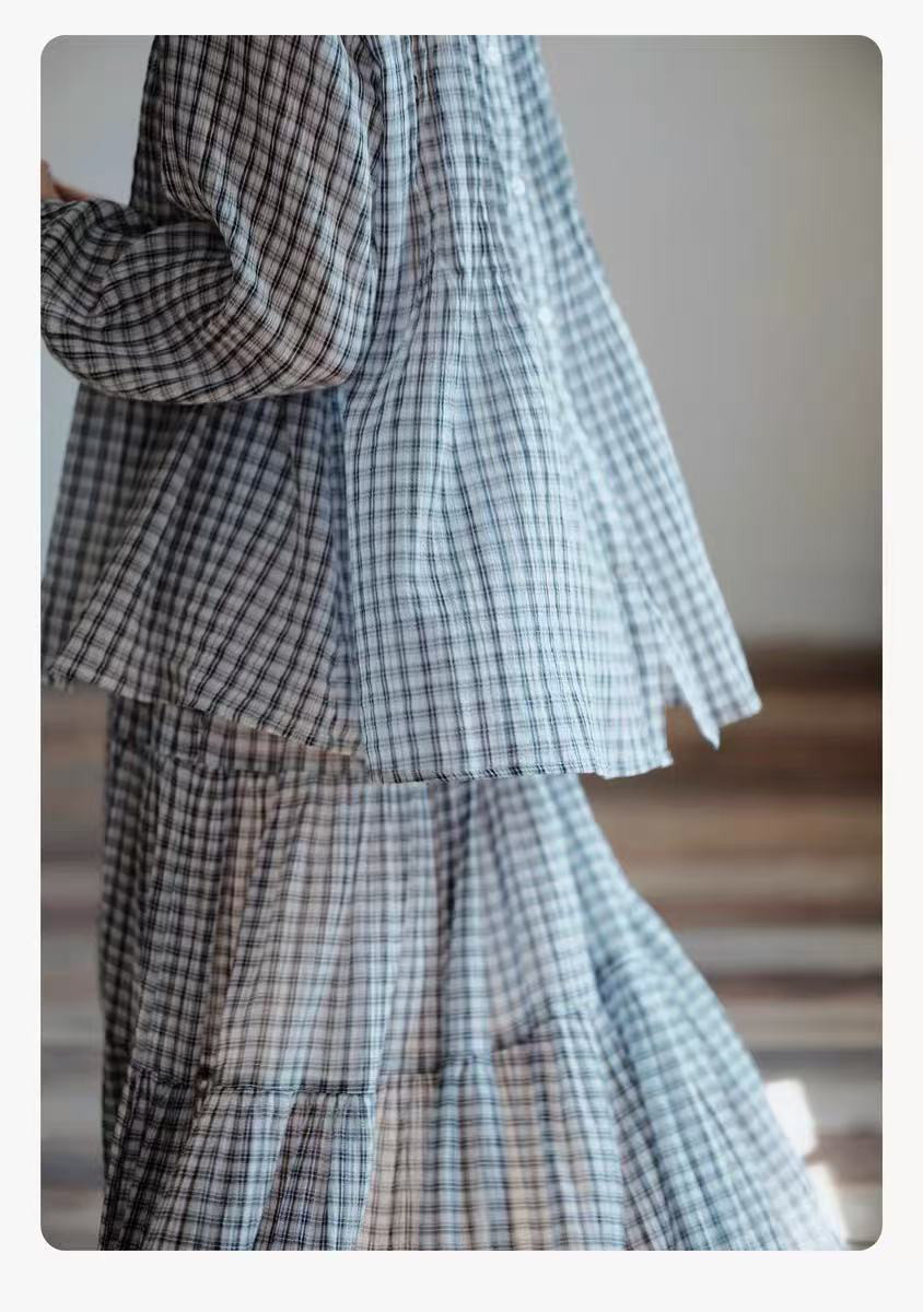 チェック柄ブラウス　長袖ブラウス　ピンタック入りトップス