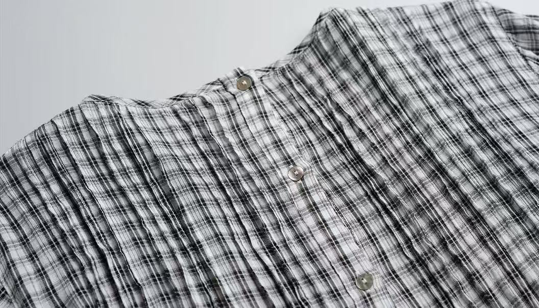 チェック柄ブラウス　長袖ブラウス　ピンタック入りトップス