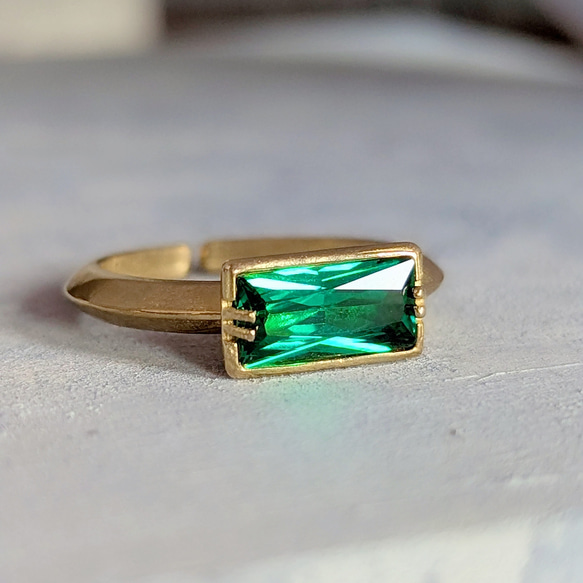 限定数◇ 話題の宝石 ◇ 選べる台座/エメラルド 目を引く抜群のセンス