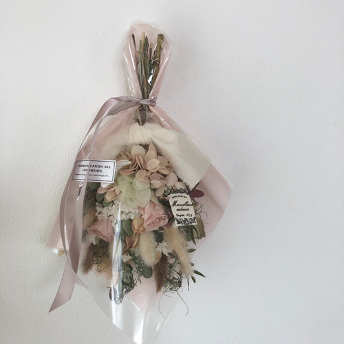 くすみピンクのあじさいとバラのスワッグ 花束 ブーケ プレゼント
