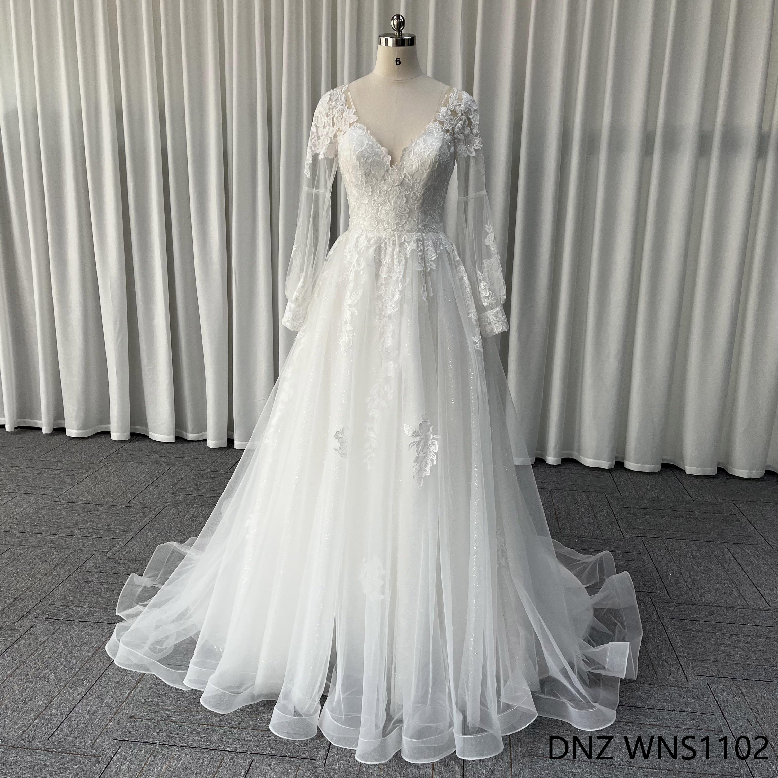 美品　長袖　透けチュール　上品　vネック　チュール　ふんわり　細見えシルエット　ラッフル　編みあげ二次会結婚式お呼ばれ