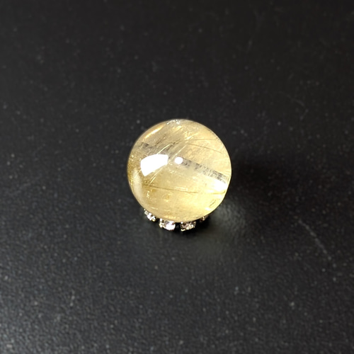 金色が美しい ゴールドタイチンルチル 13ミリ 極太金針水晶 粒売り 貫通穴あり 金色が美しい ゴールドタイチンルチル 13ミリ 極太金針水晶 粒