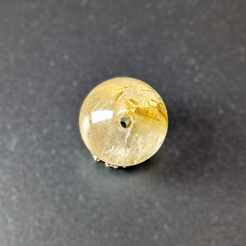 濃い金色がカッコいい タイチンルチル 10ミリ 金針入水晶 粒売り 貫通穴あり 濃い金色がカッコいい タイチンルチル 10ミリ 金針入水晶 粒売り