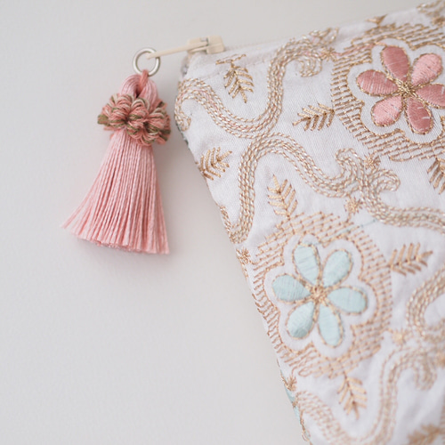 インド・インド刺繍生地 ポーチ・フラワー・ホワイト系 ポーチ