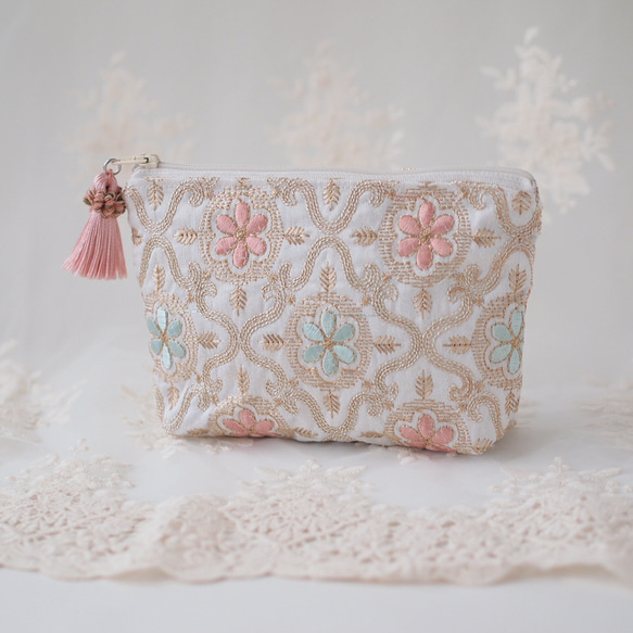 インド・インド刺繍生地 ポーチ・フラワー・ホワイト系 ポーチ