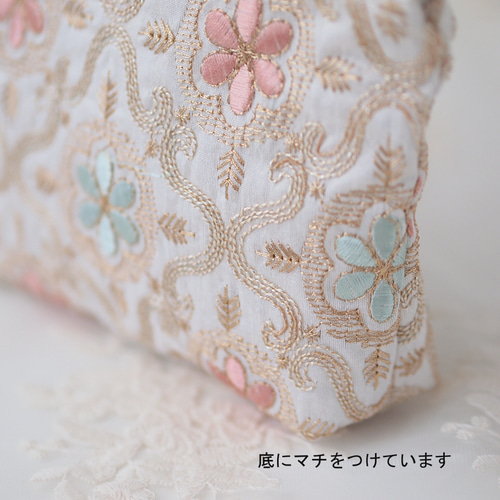 インド刺繍のポーチ　ハウライト、イーグルアイ付き インド刺繍のカードポーチ | Olince-オリンス-