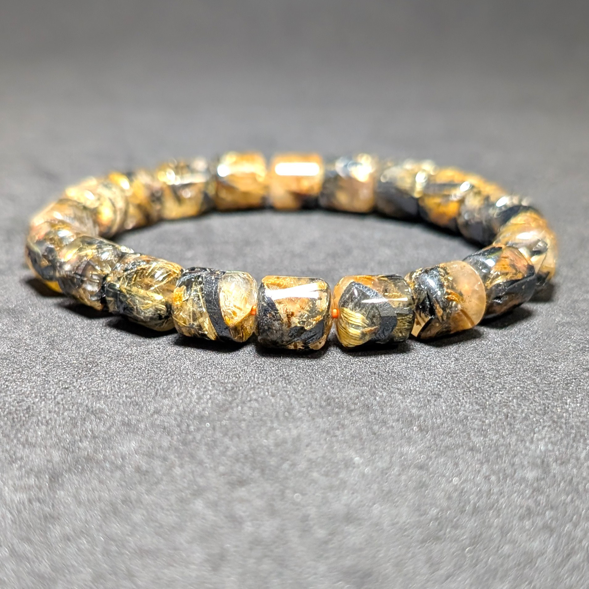 【チャンスを掴む】太陽放射タイチンルチル ブレスレット 9ミリ チューブカットタイプ お守り ギフト プレゼント 贈り物 32,500円