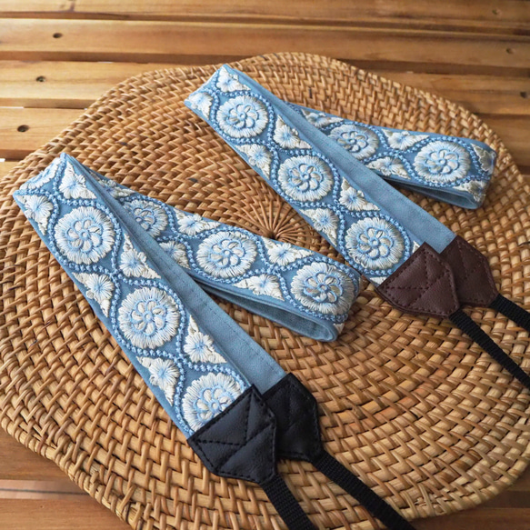 【ミスティブルー】カメラストラップ　インド刺繍　フォト　ミラーレス一眼　おしゃれ　可愛い　爽やか　水色 6枚目の画像