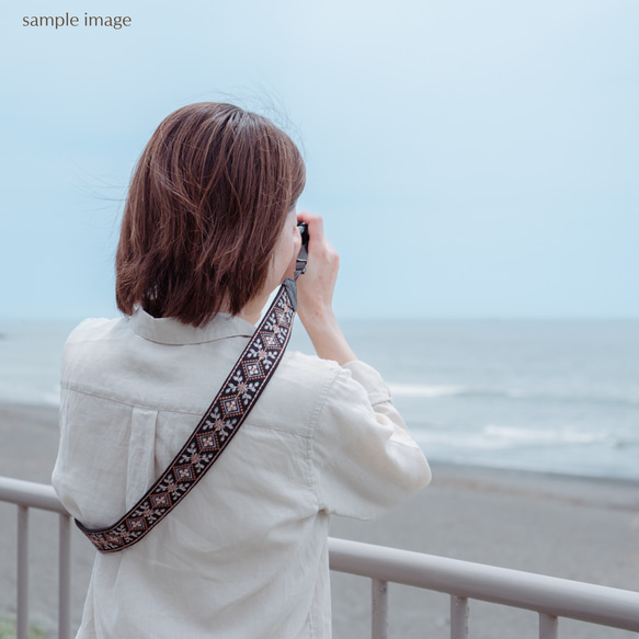 【ミスティブルー】カメラストラップ　インド刺繍　フォト　ミラーレス一眼　おしゃれ　可愛い　爽やか　水色 10枚目の画像