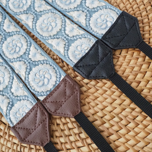 【ミスティブルー】カメラストラップ　インド刺繍　フォト　ミラーレス一眼　おしゃれ　可愛い　爽やか　水色 5枚目の画像
