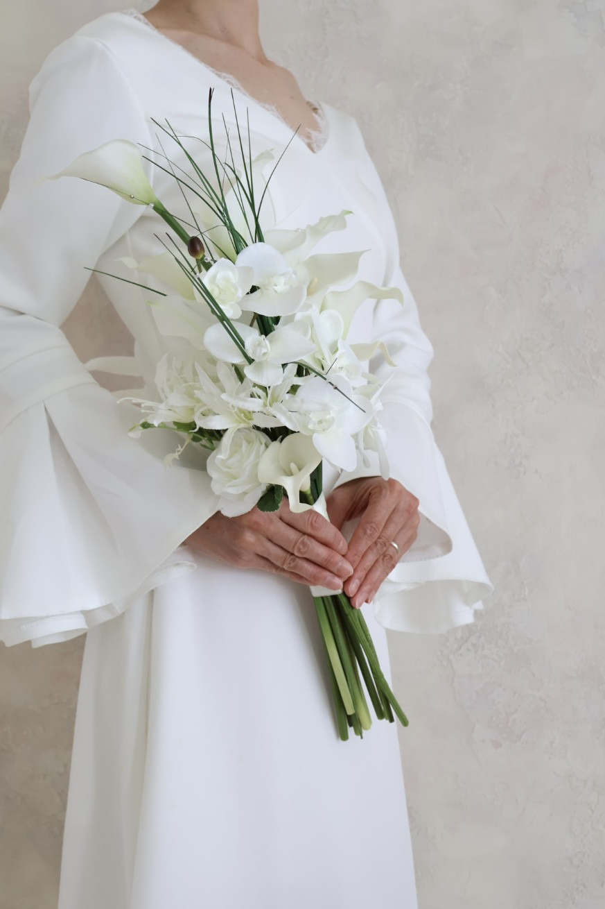 スタイリッシュなアームブーケ／ウェディングブーケ／前撮り／和装／白無垢／アーティフィシャルフラワー／ブートニア付き