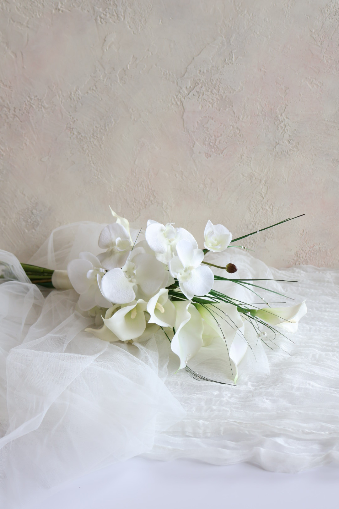 スタイリッシュなアームブーケ／ウェディングブーケ／前撮り／和装／白無垢／アーティフィシャルフラワー／ブートニア付き