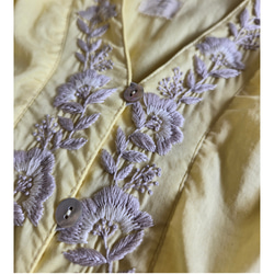 ライトイエロー・フロント刺繍レース・キャンディスリーブ・クロップド丈ブラウス・Sサイズ 8枚目の画像